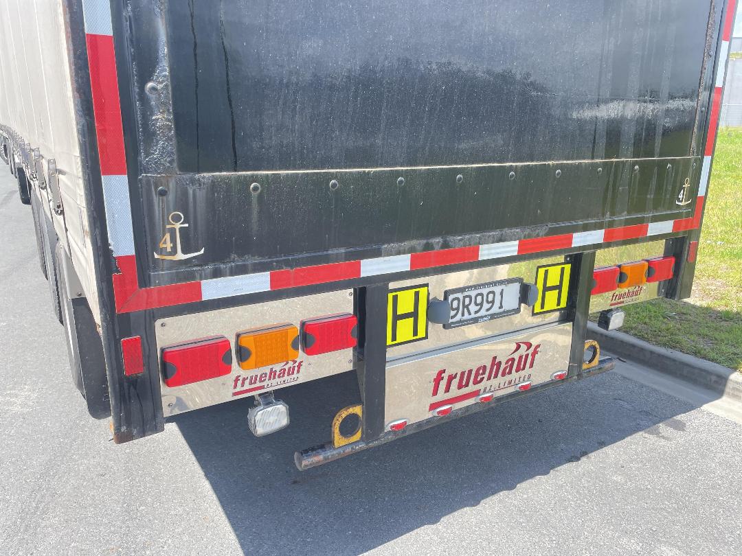 Photo '10' of Fruehauf RBC S2S3 Curtainsider Full Photo '10' of Fruehauf RBC S2S3 Curtainsider Full