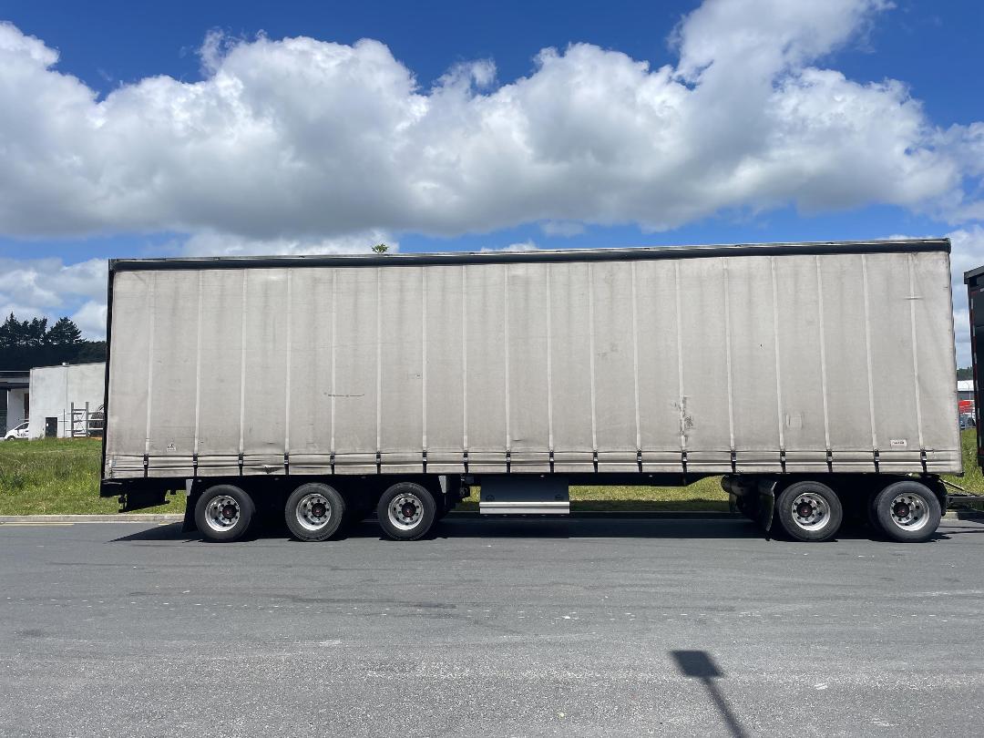 Photo '3' of Fruehauf RBC S2S3 Curtainsider Full Photo '3' of Fruehauf RBC S2S3 Curtainsider Full