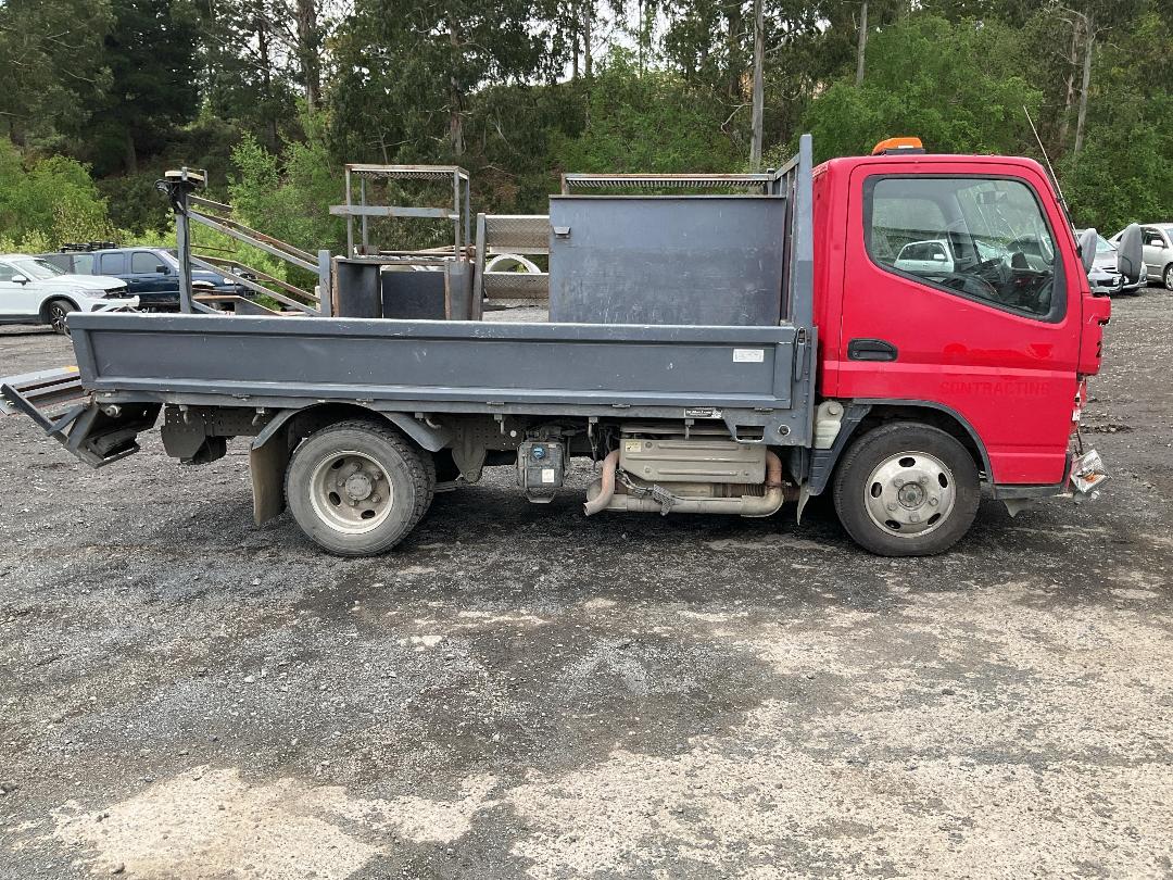 Photo '3' of Fuso Canter 616 CITY  AWD Flat Deck