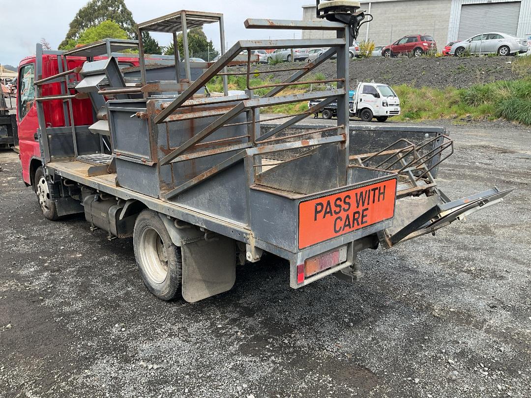 Photo '6' of Fuso Canter 616 CITY  AWD Flat Deck