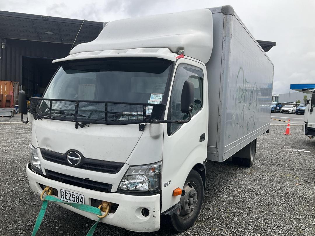 Photo '3' of Hino 300 XZU730R Box Body Photo '3' of Hino 300 XZU730R Box Body