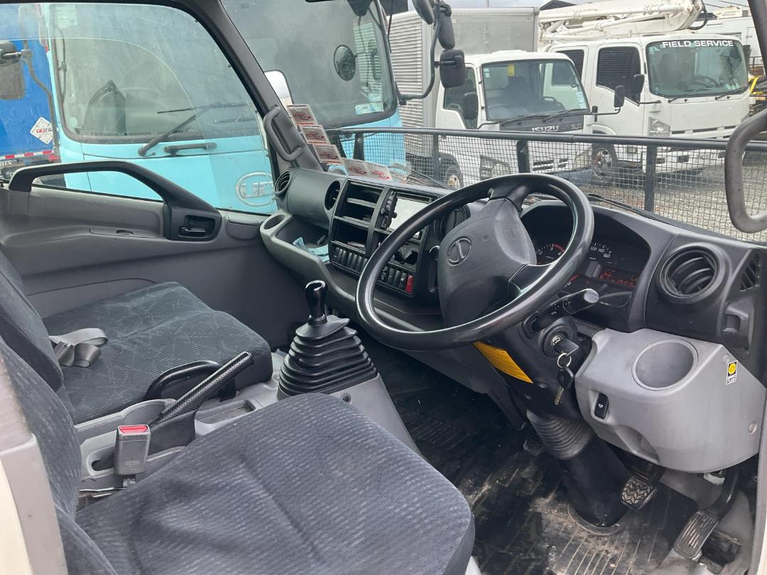 Photo '12' of Hino 300 XZU730R Box Body Photo '12' of Hino 300 XZU730R Box Body