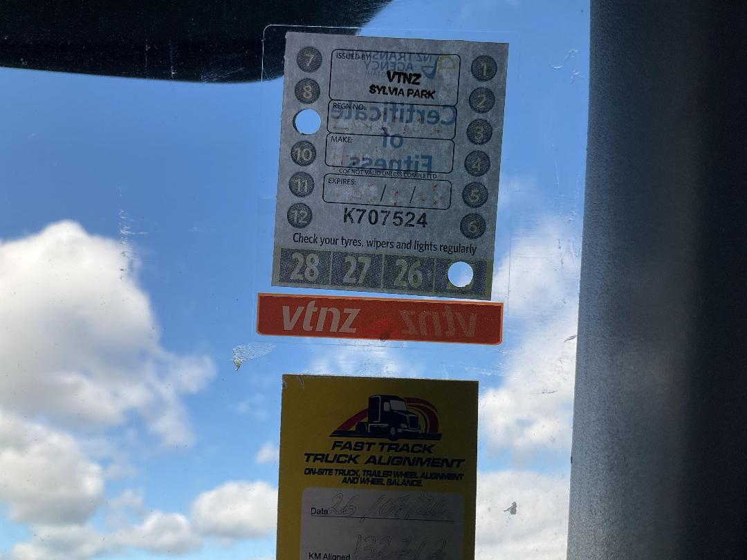 Photo '37' of Hino 300 XJC740R-HKTTJQ3 Flat Deck Crane