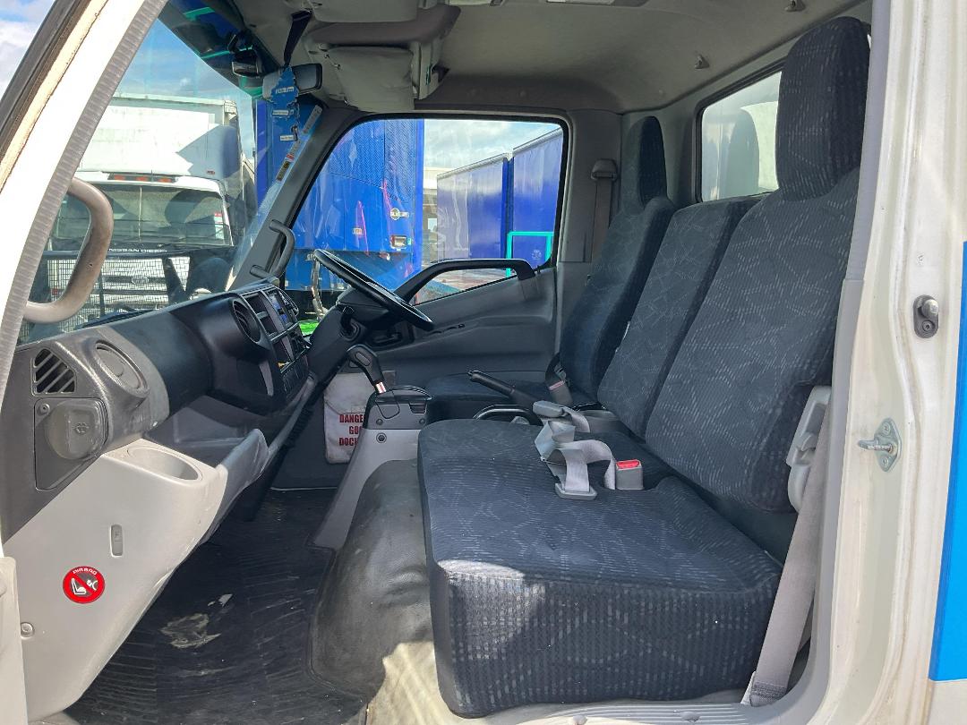 Photo '20' of Hino 300 XJC740R-HKTTJQ3 Flat Deck Crane