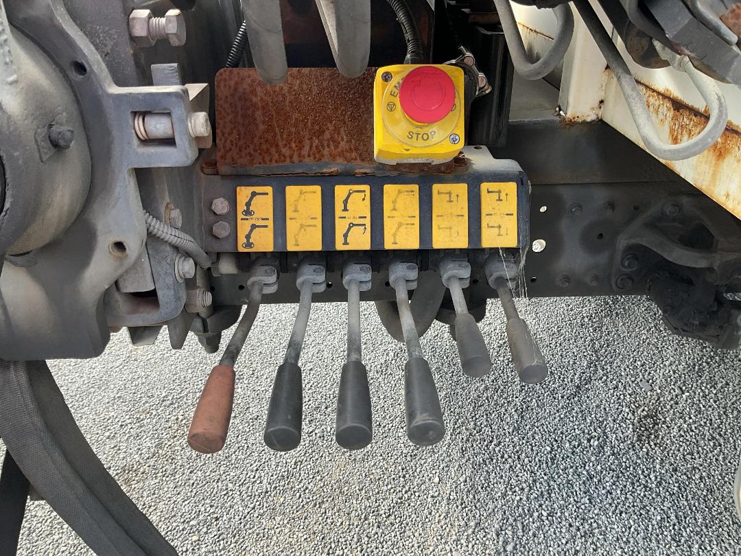 Photo '30' of Hino 300 XJC740R-HKTTJQ3 Flat Deck Crane