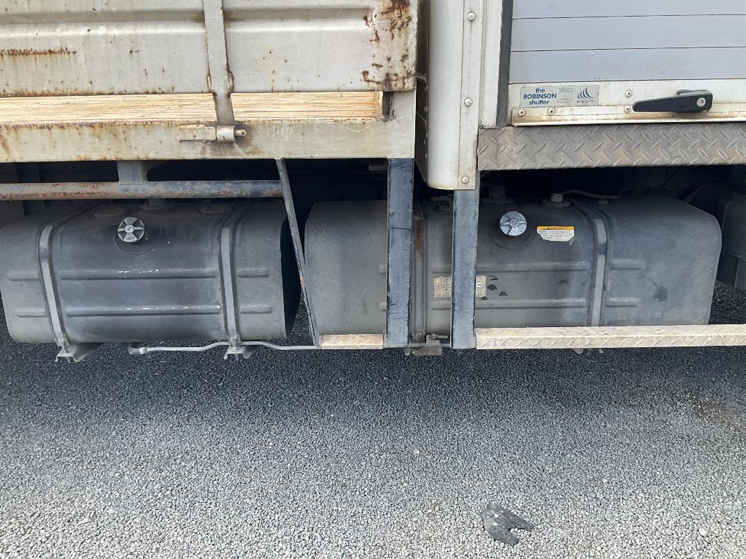 Photo '32' of Hino 300 XJC740R-HKTTJQ3 Flat Deck Crane