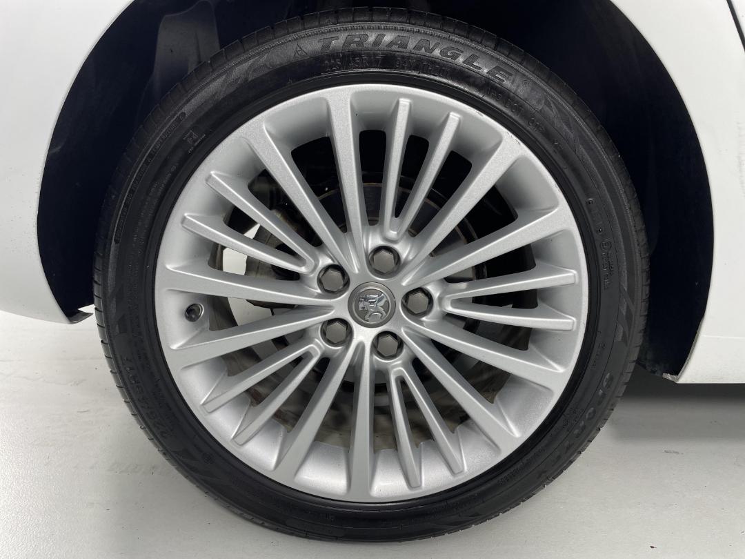 Photo '12' of Holden Astra