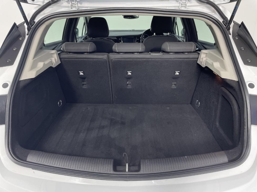 Photo '14' of Holden Astra