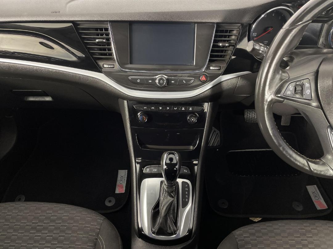 Photo '18' of Holden Astra