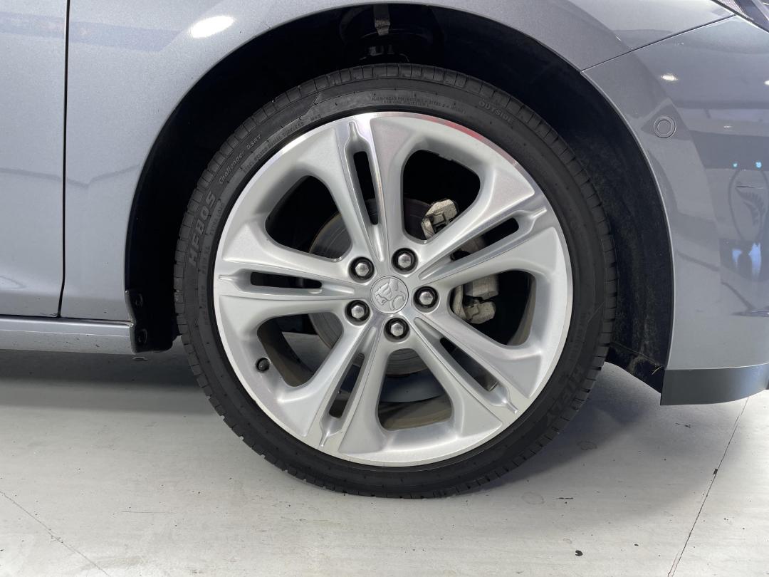 Photo '9' of Holden Astra Photo '9' of Holden Astra