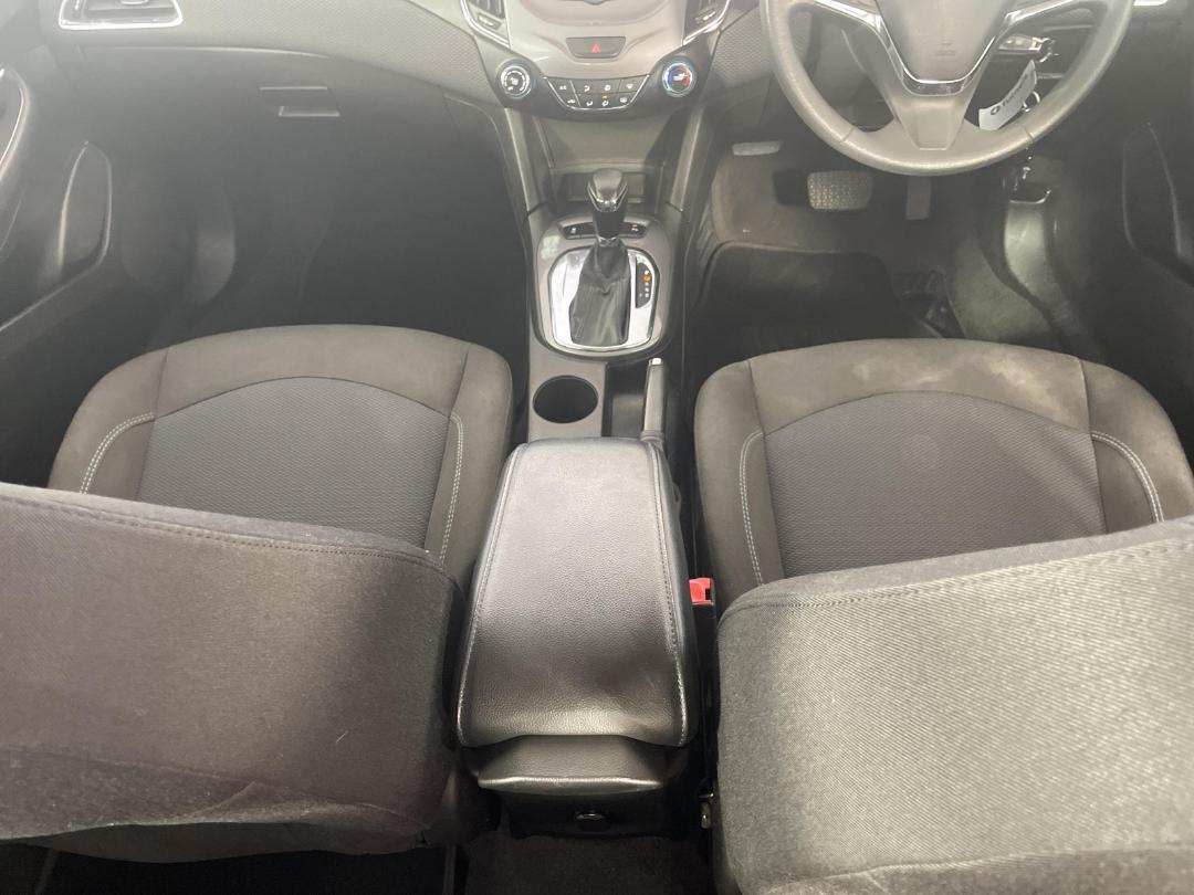 Photo '18' of Holden Astra