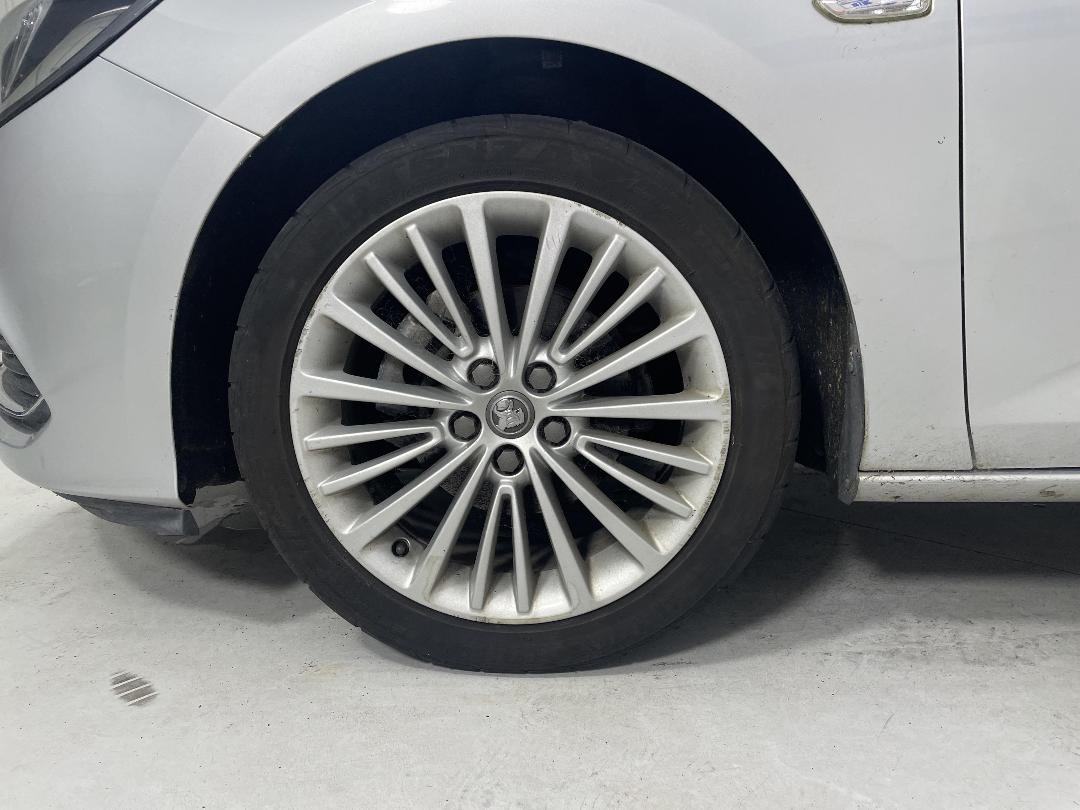 Photo '8' of Holden Astra R Photo '8' of Holden Astra R