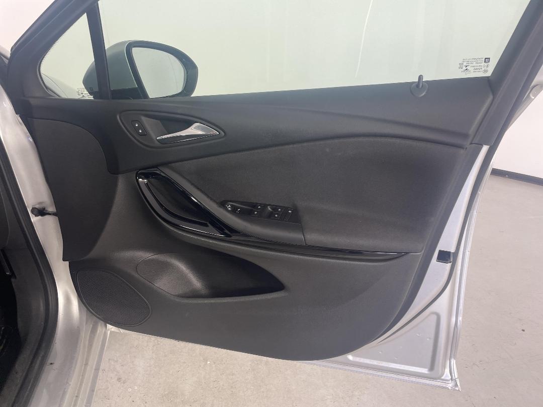 Photo '13' of Holden Astra R Photo '13' of Holden Astra R