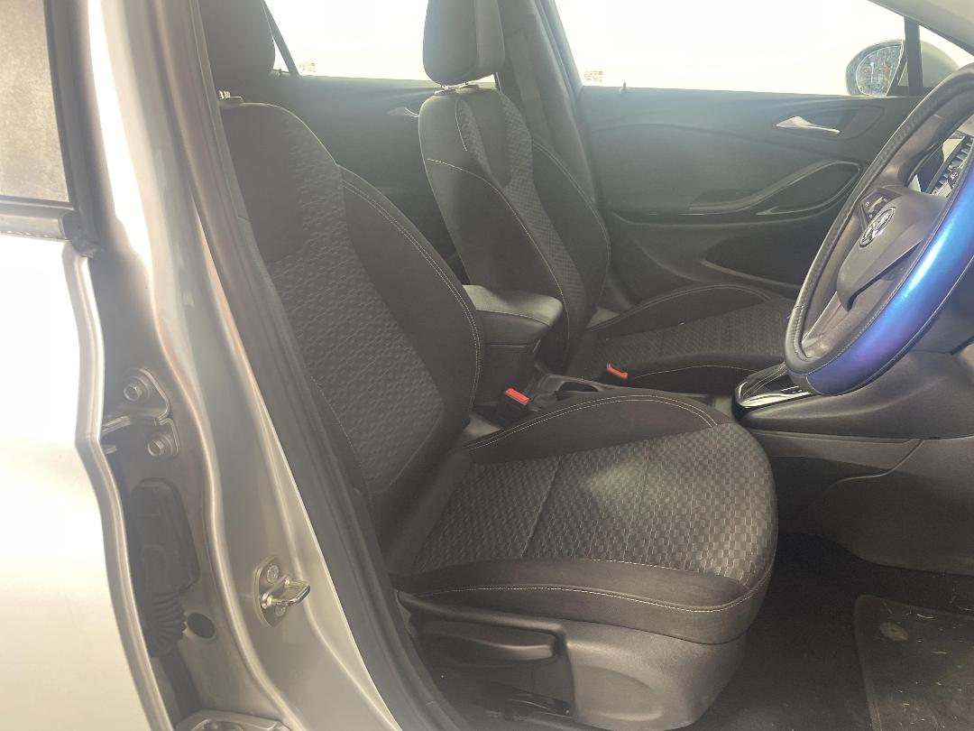 Photo '14' of Holden Astra R Photo '14' of Holden Astra R