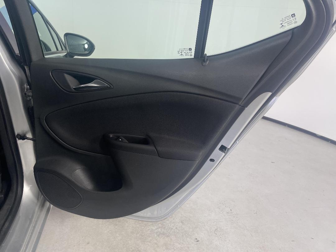 Photo '17' of Holden Astra R Photo '17' of Holden Astra R