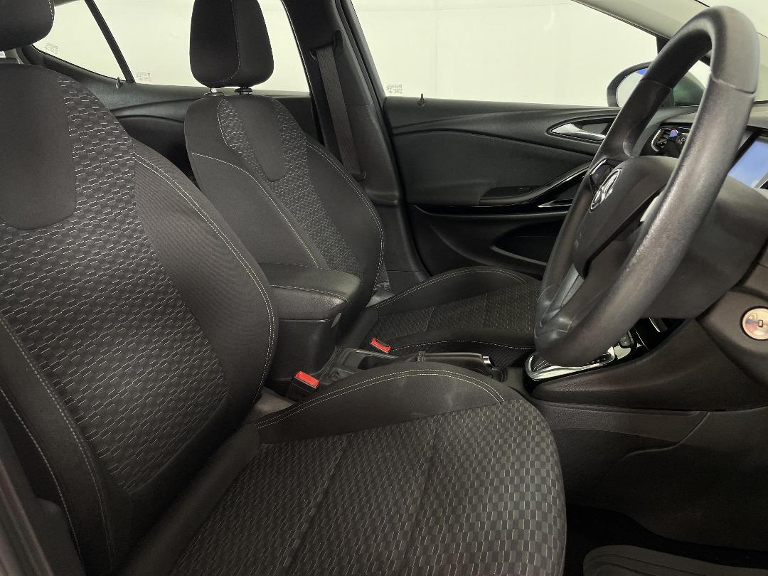 Photo '16' of Holden Astra Photo '16' of Holden Astra