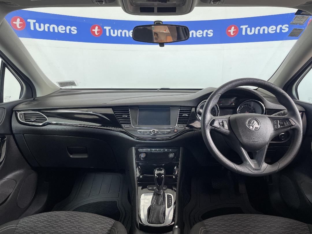 Photo '17' of Holden Astra Photo '17' of Holden Astra