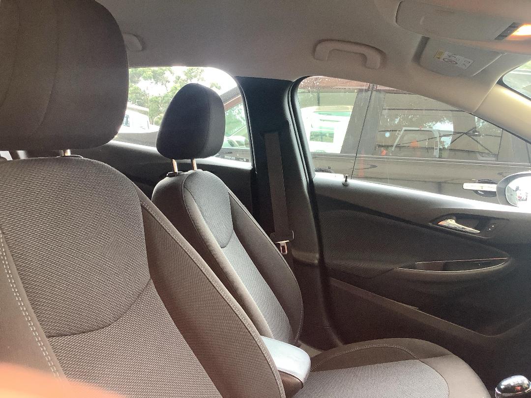 Photo '16' of Holden Astra Sedan LS MT Photo '16' of Holden Astra Sedan LS MT