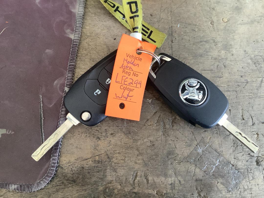 Photo '24' of Holden Astra Sedan LS MT Photo '24' of Holden Astra Sedan LS MT