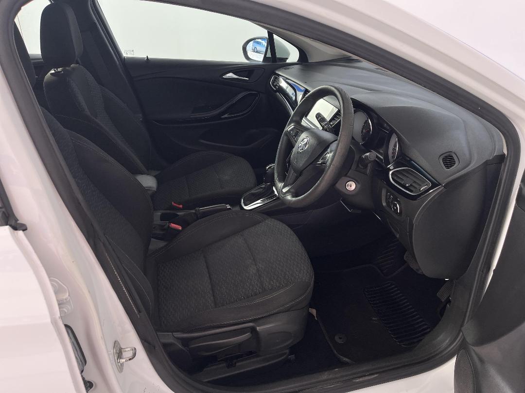 Photo '16' of Holden Astra