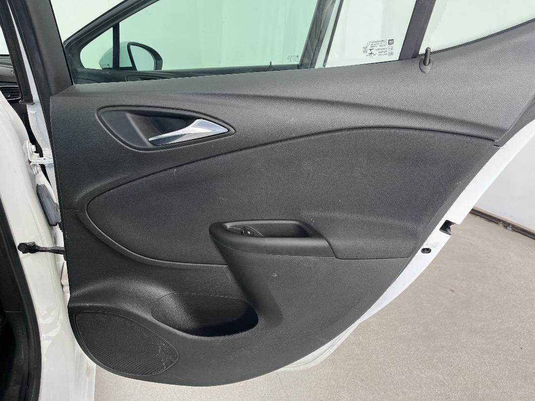 Photo '19' of Holden Astra