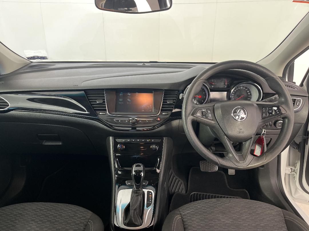 Photo '17' of Holden Astra