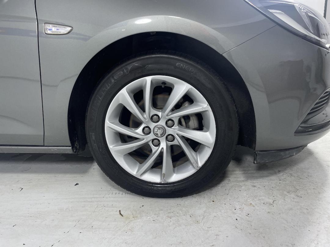 Photo '9' of Holden Astra