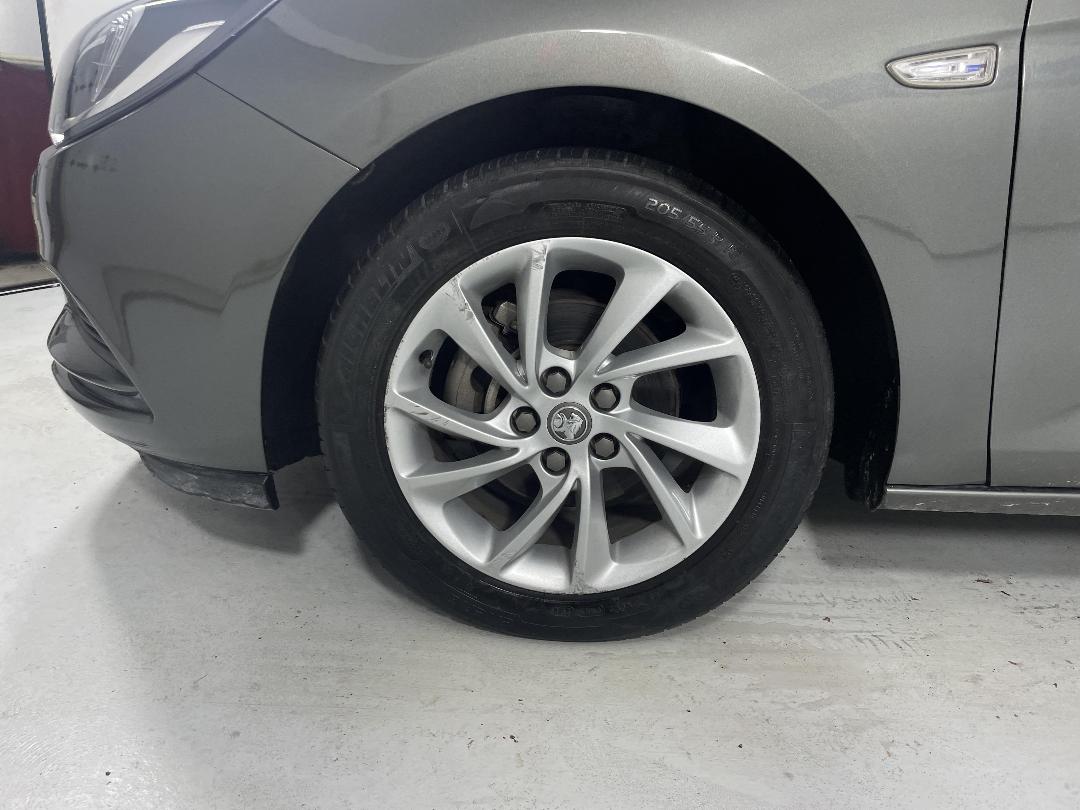 Photo '10' of Holden Astra