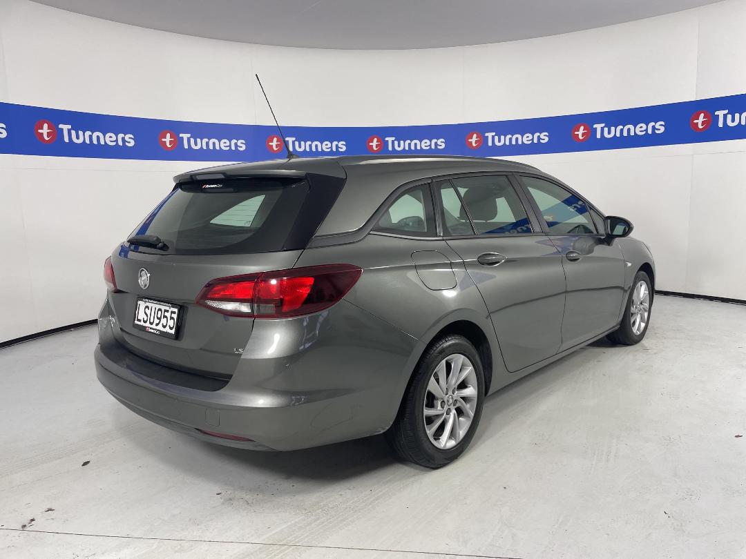 Photo '7' of Holden Astra