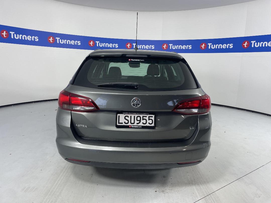 Photo '6' of Holden Astra