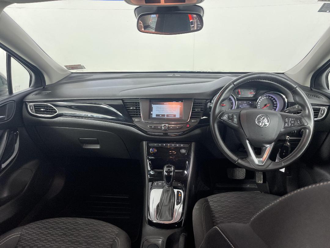 Photo '17' of Holden Astra