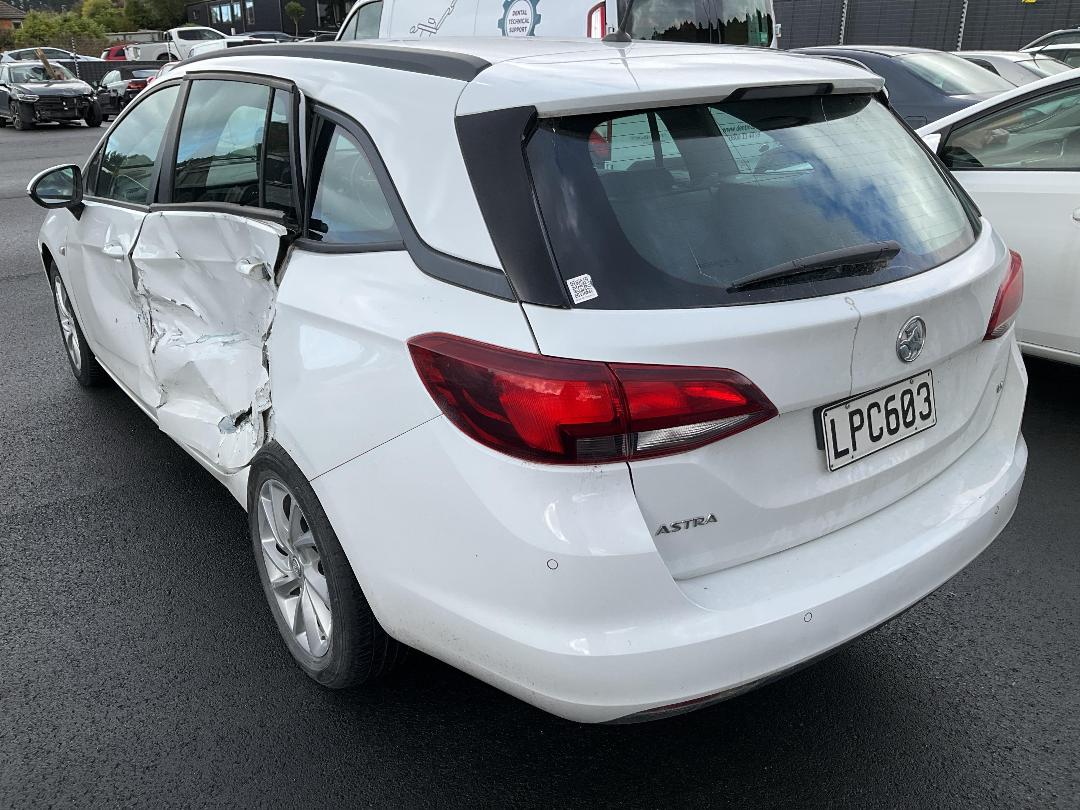 Photo '3' of Holden Astra Wagon LS+ Photo '3' of Holden Astra Wagon LS+