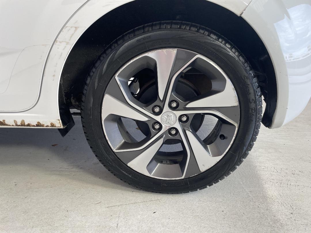 Photo '11' of Holden Barina