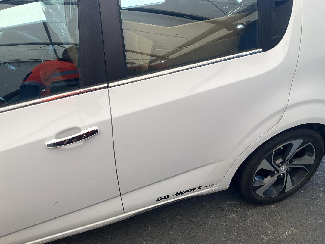 Photo '8' of Holden Barina LT