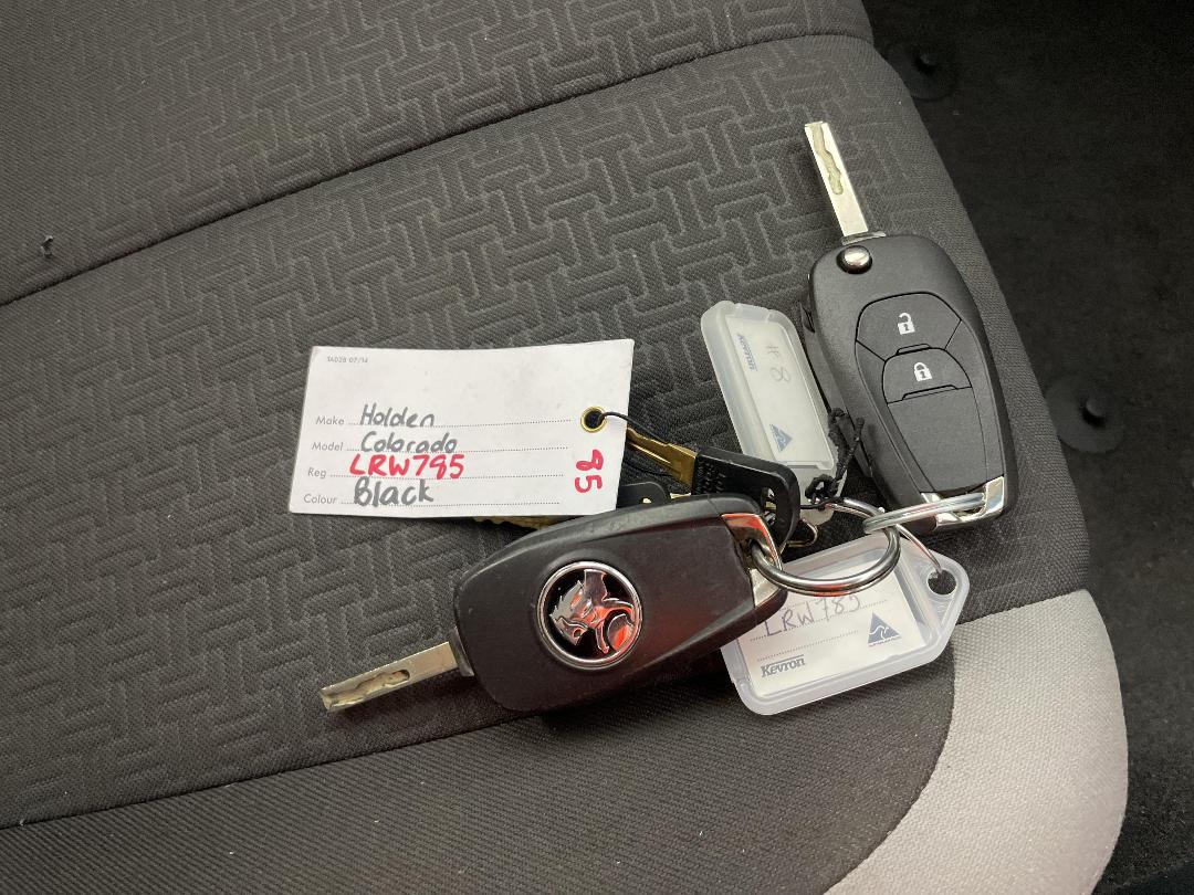 Photo '22' of Holden Colorado