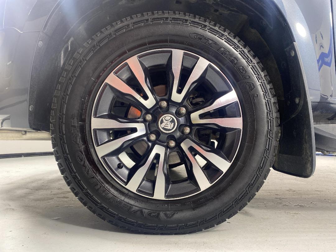 Photo '10' of Holden Colorado