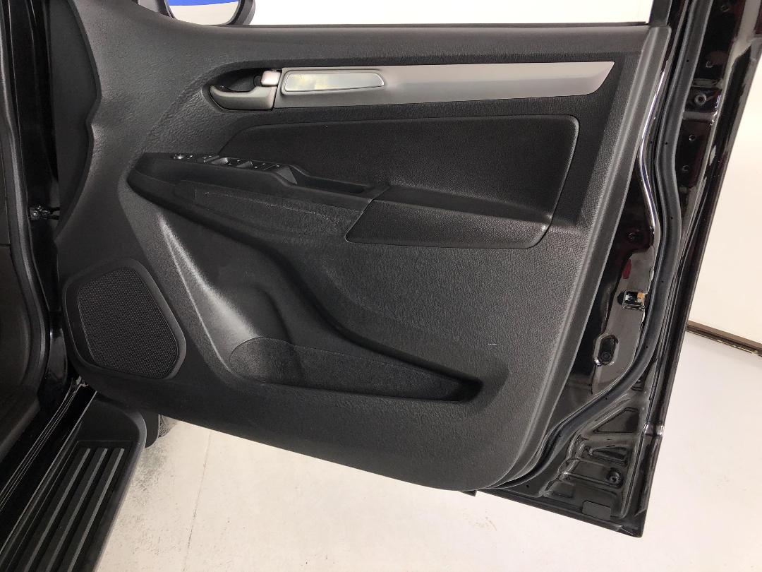 Photo '15' of Holden Colorado