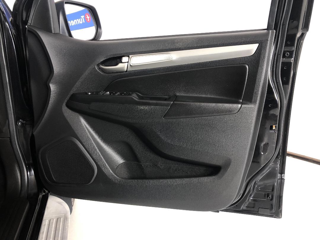 Photo '15' of Holden Colorado