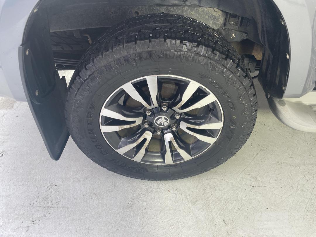 Photo '12' of Holden Colorado