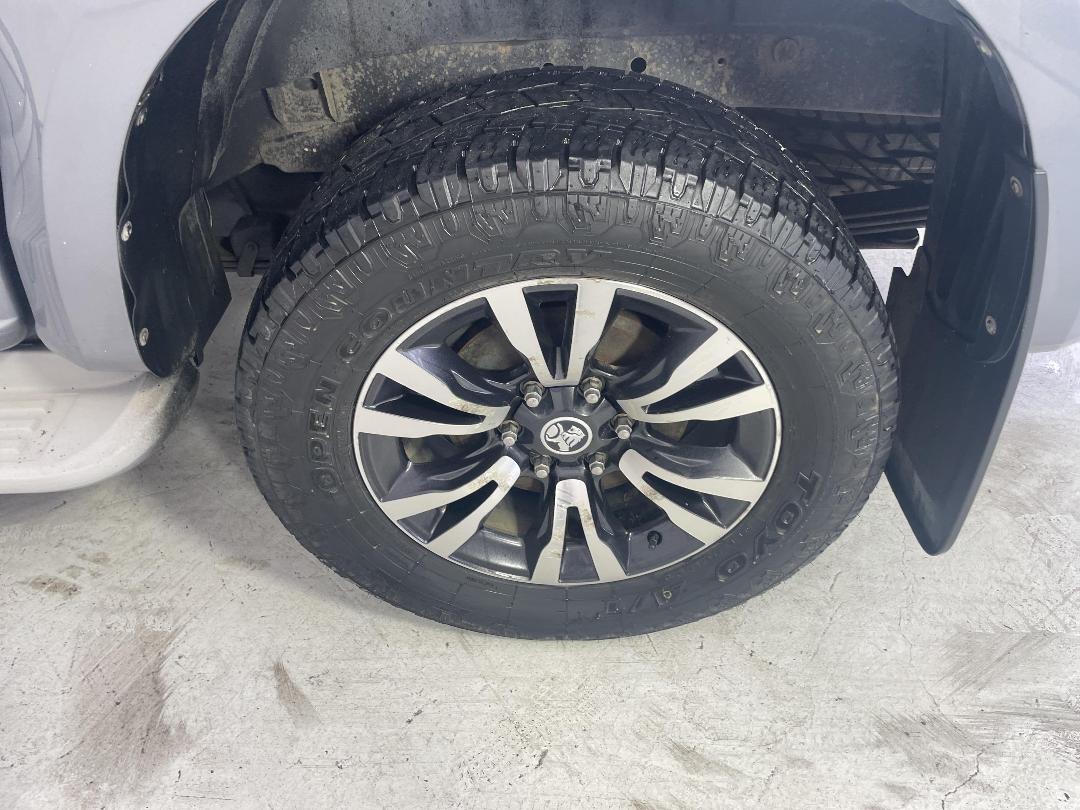 Photo '11' of Holden Colorado