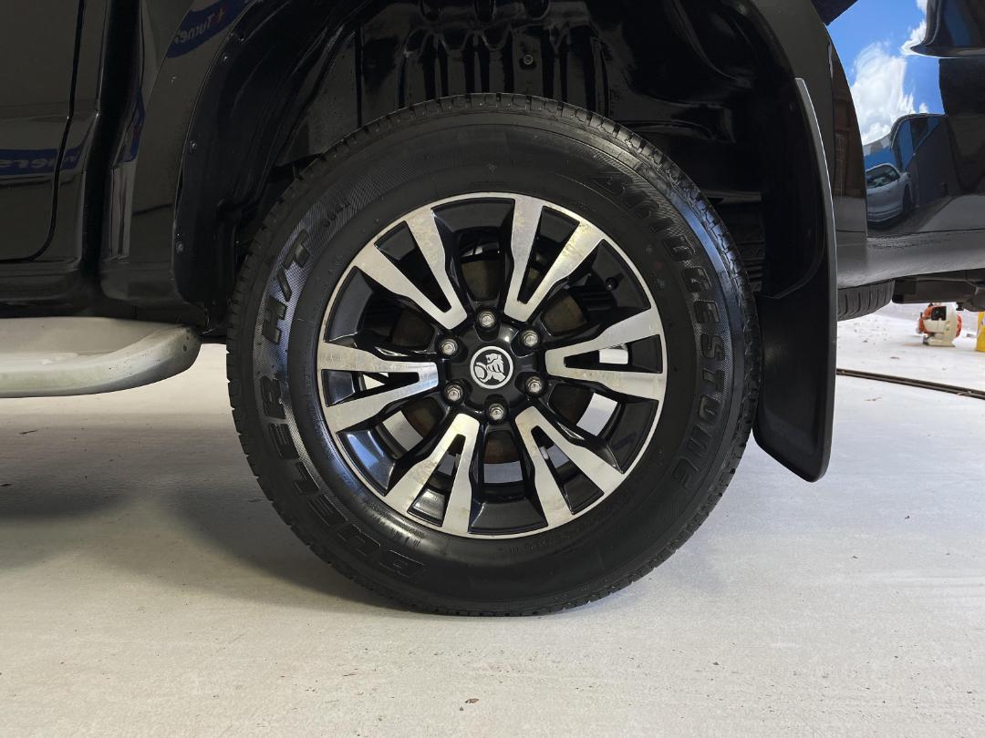 Photo '11' of Holden Colorado