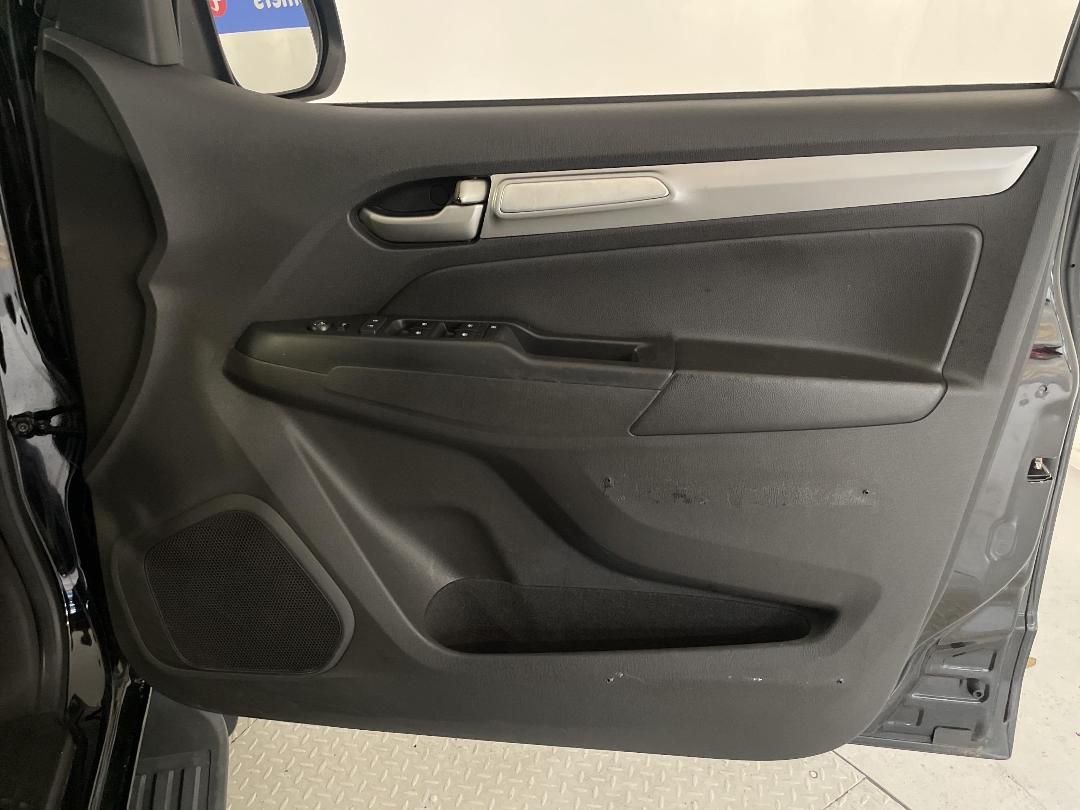 Photo '15' of Holden Colorado