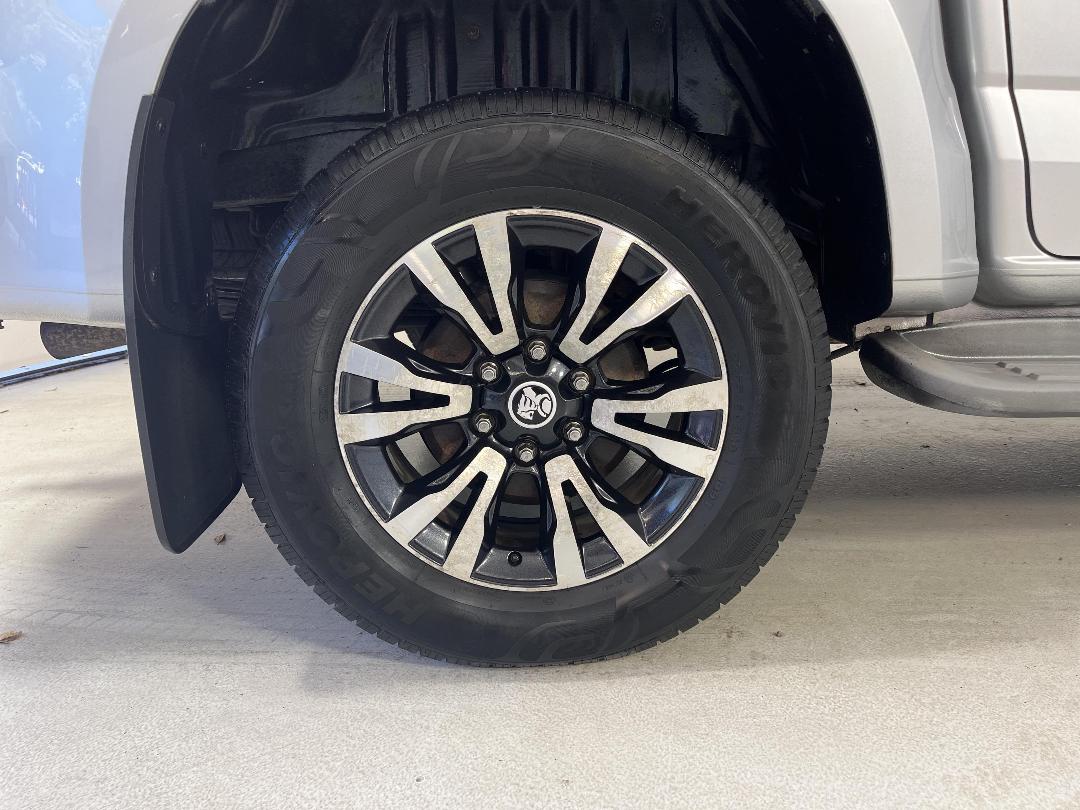 Photo '12' of Holden Colorado