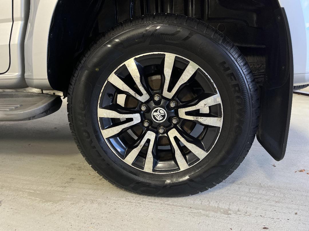 Photo '11' of Holden Colorado