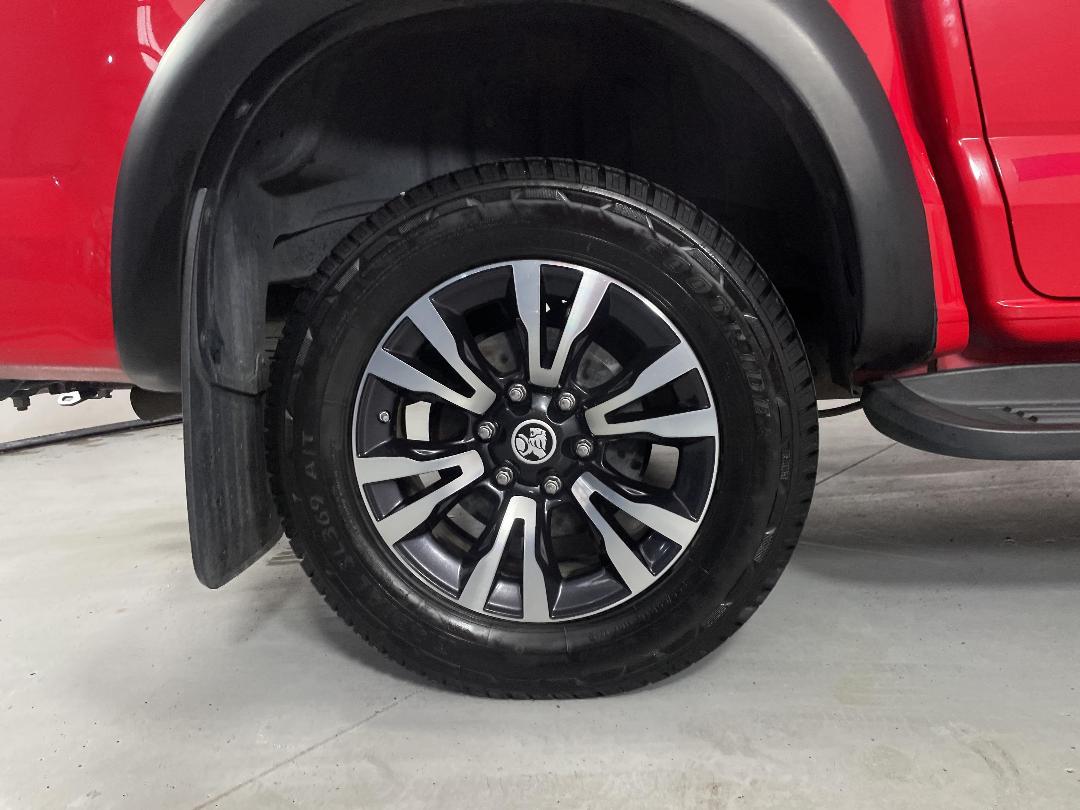 Photo '12' of Holden Colorado