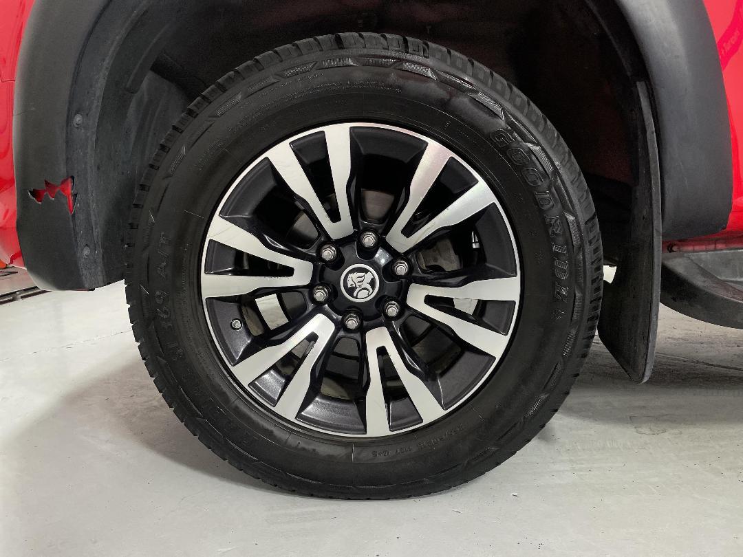 Photo '10' of Holden Colorado