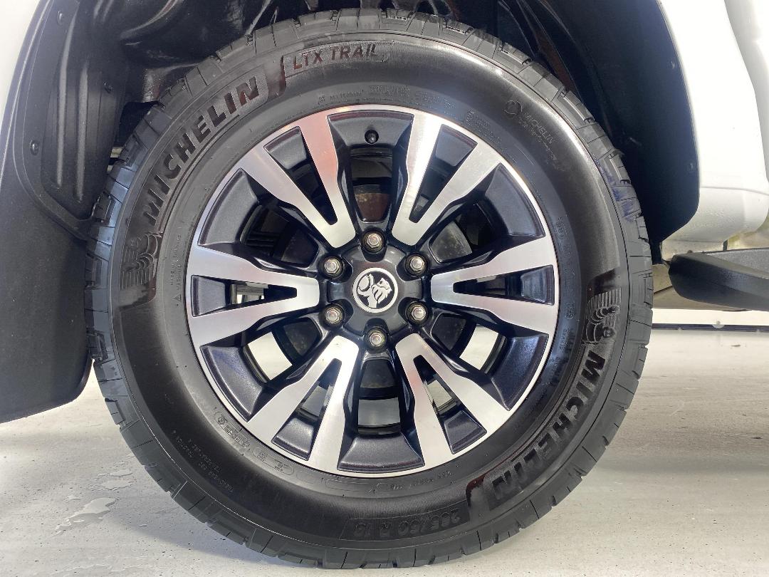 Photo '12' of Holden Colorado