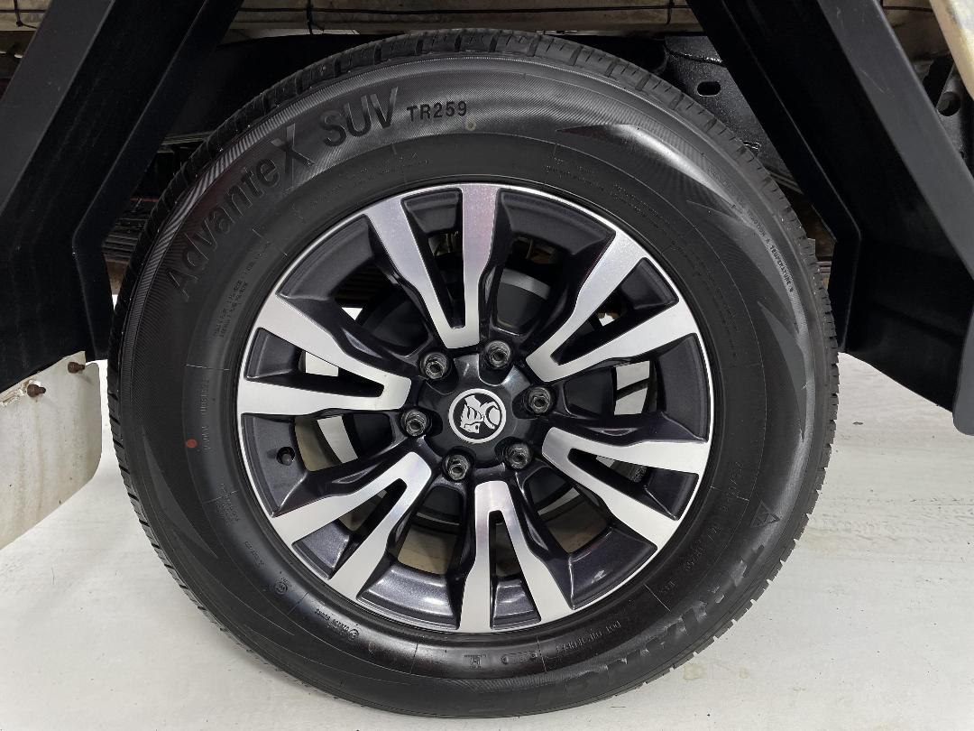 Photo '12' of Holden Colorado