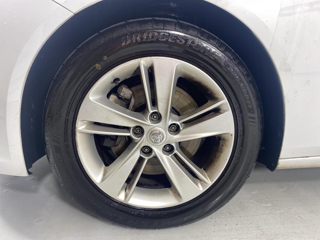 Photo '10' of Holden Commodore