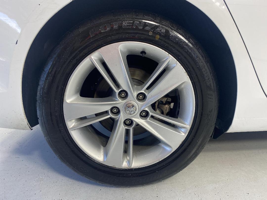 Photo '12' of Holden Commodore